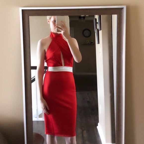 Dresses & Skirts - NWOT Small Form Fitting Red Dress